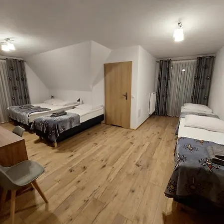 ホームステイ Dziadkowiec Nowoczesne Przestronne Pokoje, Relax Cisza
